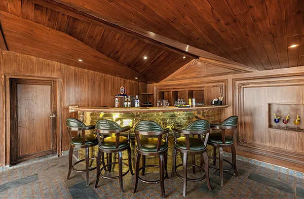 Bar lounge at Villasita Resort, Kasauli