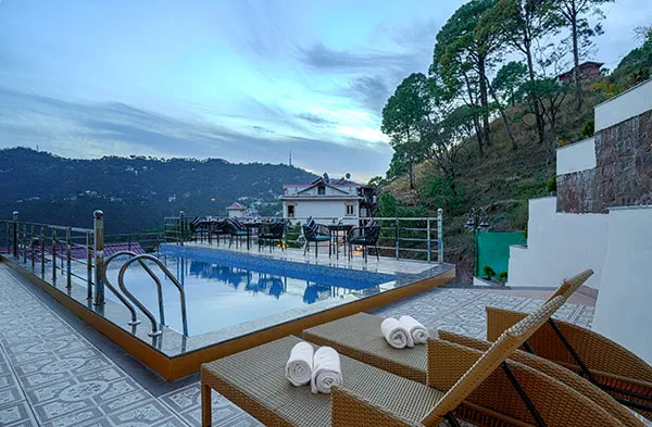 Infinity swimming pool at Villasita Resort, Kasauli